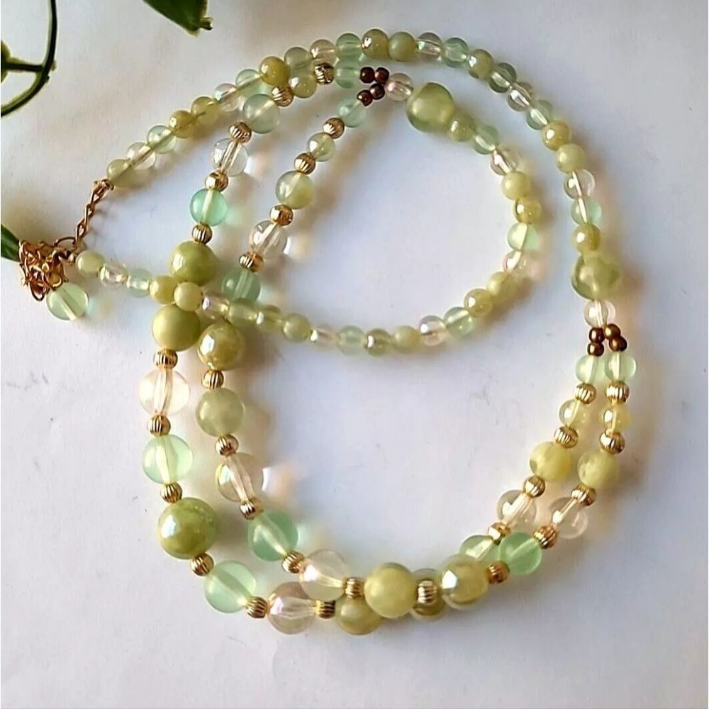 Vintage Lucite Light Green Beads Necklace 20"